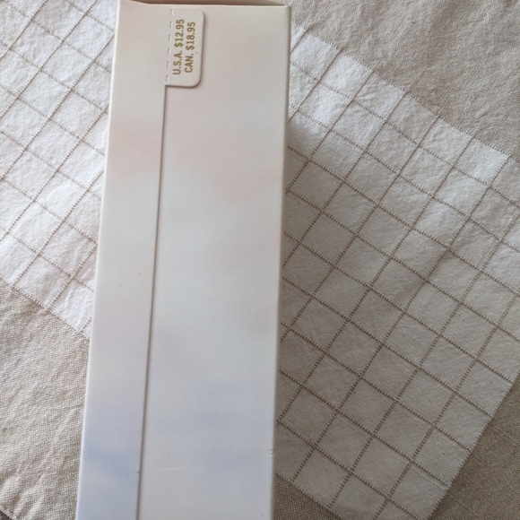 Hallmark 2005 Keepsake Ornament Joyful Tidings Cordelia Red Is Color Of Love NEW - Picture 3 of 4